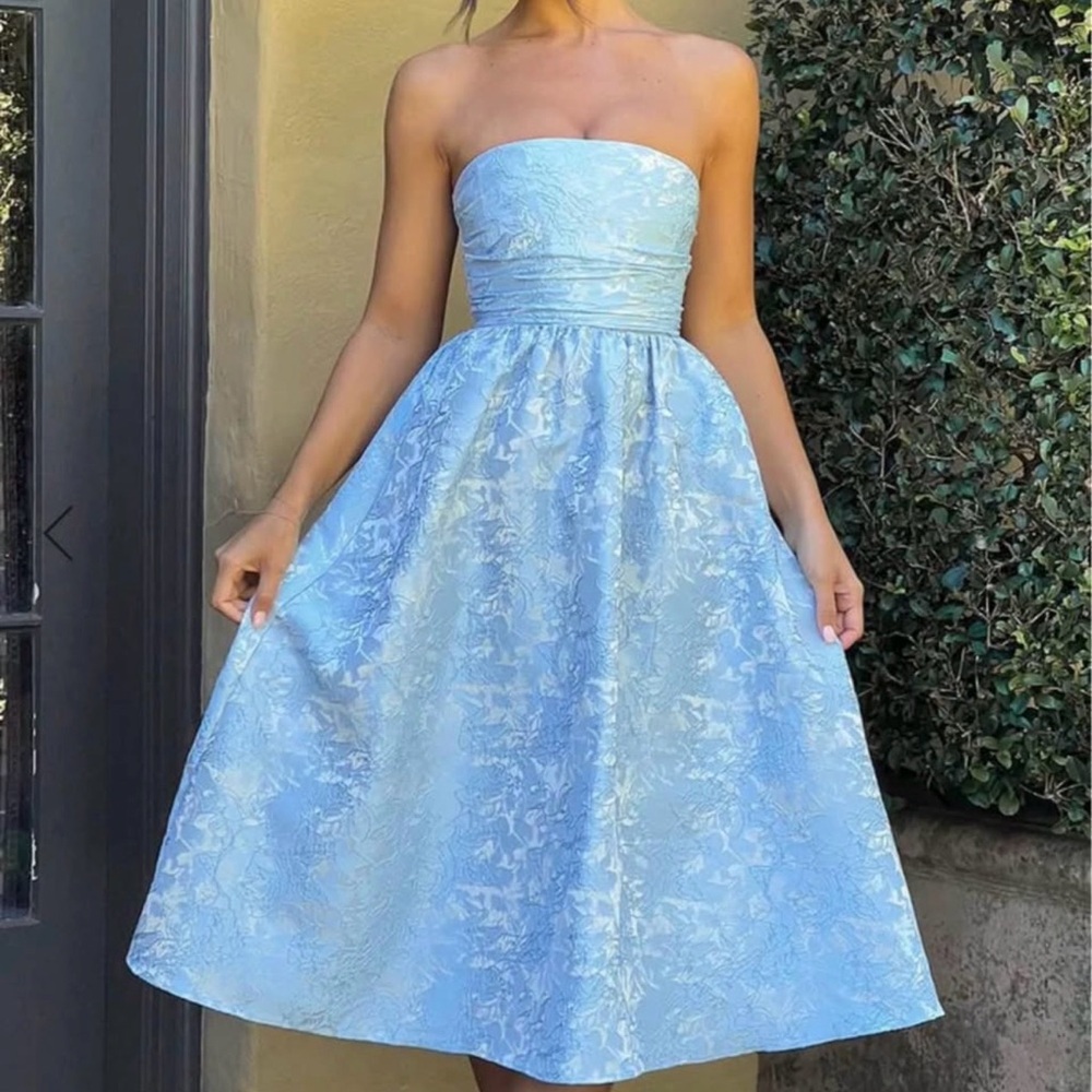 Elegant Strapless Blue Dress